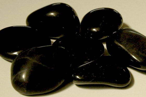 significado de las piedras negras